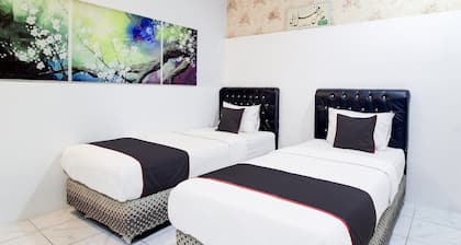 Luxury Twin Comfort Stay with Free WiFi
