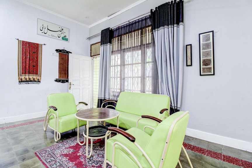 Luxury Twin Comfort Stay With Free Wifi - Padang