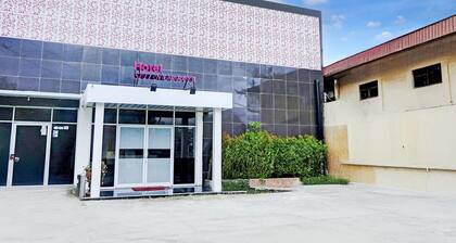 Cozy Twin Escape in Indonesia with Parking Access