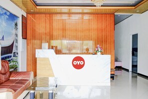 Lobby - Modern Twin Suite Stay with Parking Access (Padang)