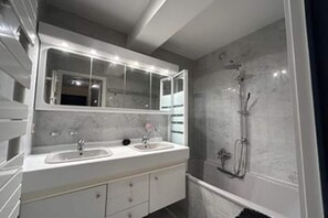 Shower - Blankenberge Apartment with Seaview (Blankenberge)