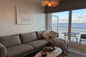Smart TV - Stunning Seaview Apartment with Balcony (Blankenberge)