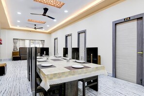 Dining - Collection O Joka Industrial Plaza (Kolkata)