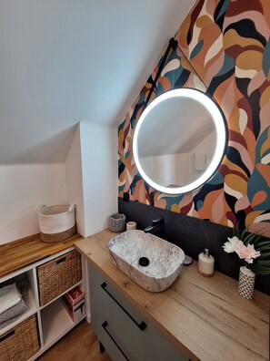 Bathroom - Vrbo Property (Roscoff)