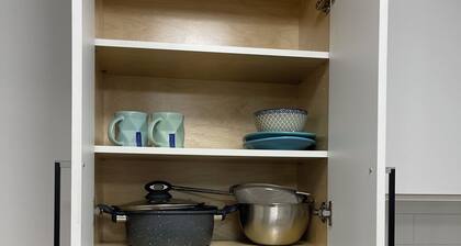 warm and inviting one-bedroom. close to public transport and Costco
