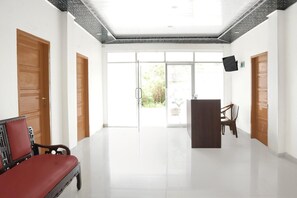 Lobby - Cozy Double Escape W/ Free WiFi and Parking (Padang)