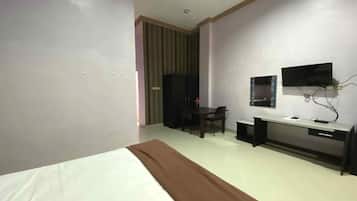 1 bedroom, desk, free WiFi, bed sheets