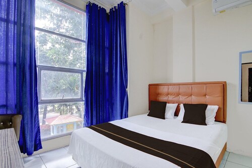 Luxury Deluxe DBL Retreat W/ Free WiFi and Parking