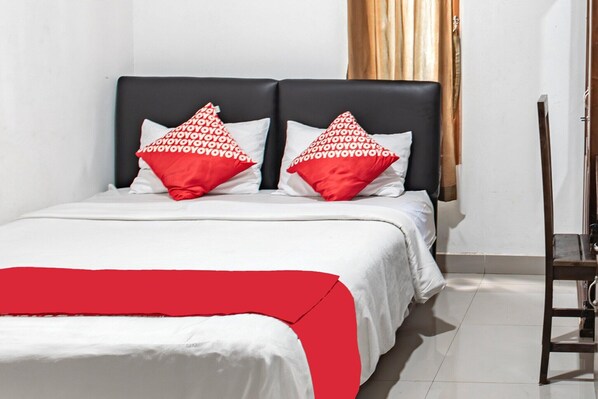 1 bedroom, desk, free WiFi, bed sheets