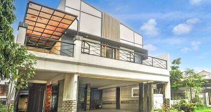 Luxury Deluxe DBL Retreat W/ Free WiFi and Parking