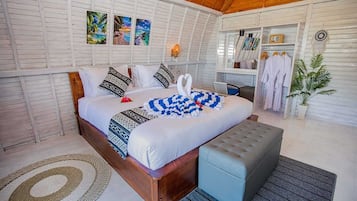 Classic Villa, 2 Bedrooms, Pool View