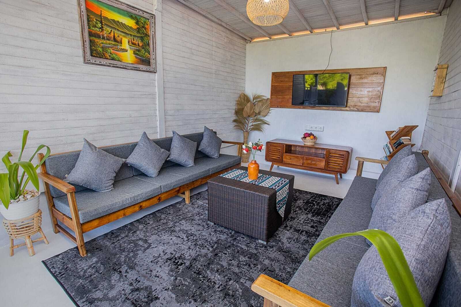 Classic Villa, 2 Bedrooms, Pool View | Living area