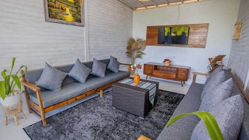 Classic Villa, 2 Bedrooms, Pool View | Living area