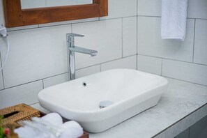 Villa, 2 Bedrooms, Private Pool | Bathroom