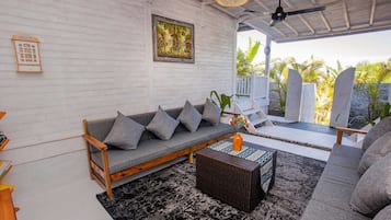 Classic-huvila, 2 makuuhuonetta, näköala uima-altaalle | Oleskelualue