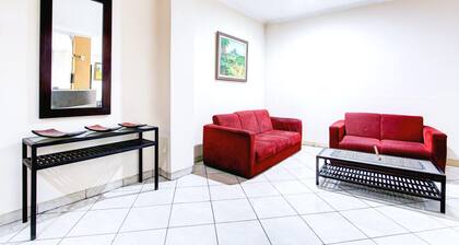 Luxury Deluxe DBL Retreat W/ Free WiFi and Parking