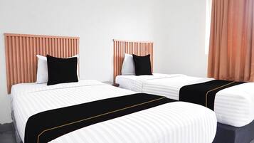 1 bedroom, desk, free WiFi, bed sheets