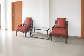 Interior - Luxury Deluxe DBL Retreat W/ Free WiFi and Parking (Padang)