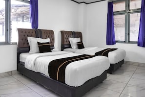 1 chambre, bureau, Wi-Fi gratuit, draps fournis