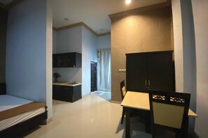1 habitación, escritorio, wifi gratis y ropa de cama 