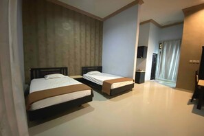 1 bedroom, desk, free WiFi, bed sheets