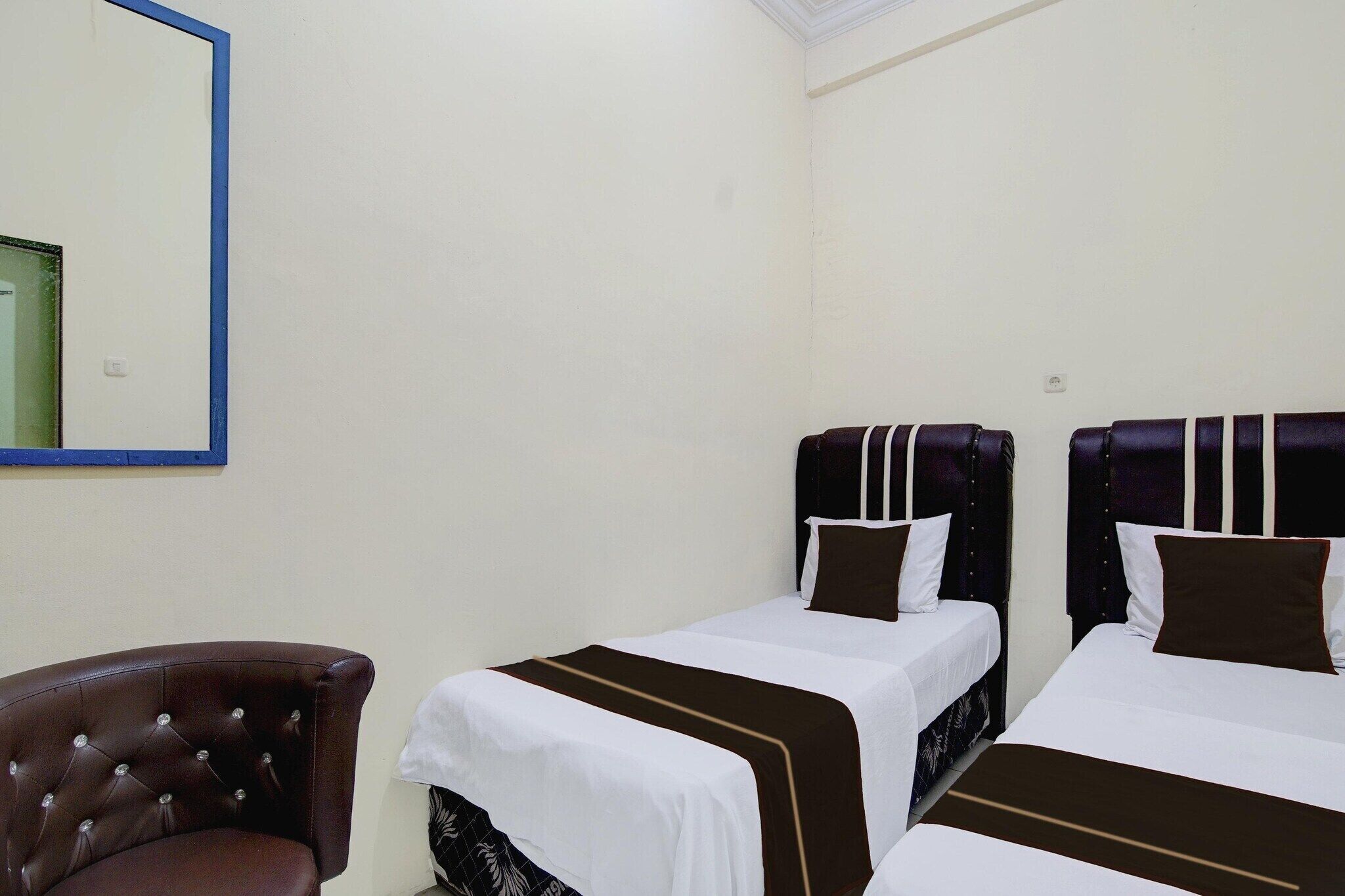 1 bedroom, desk, free WiFi, bed sheets
