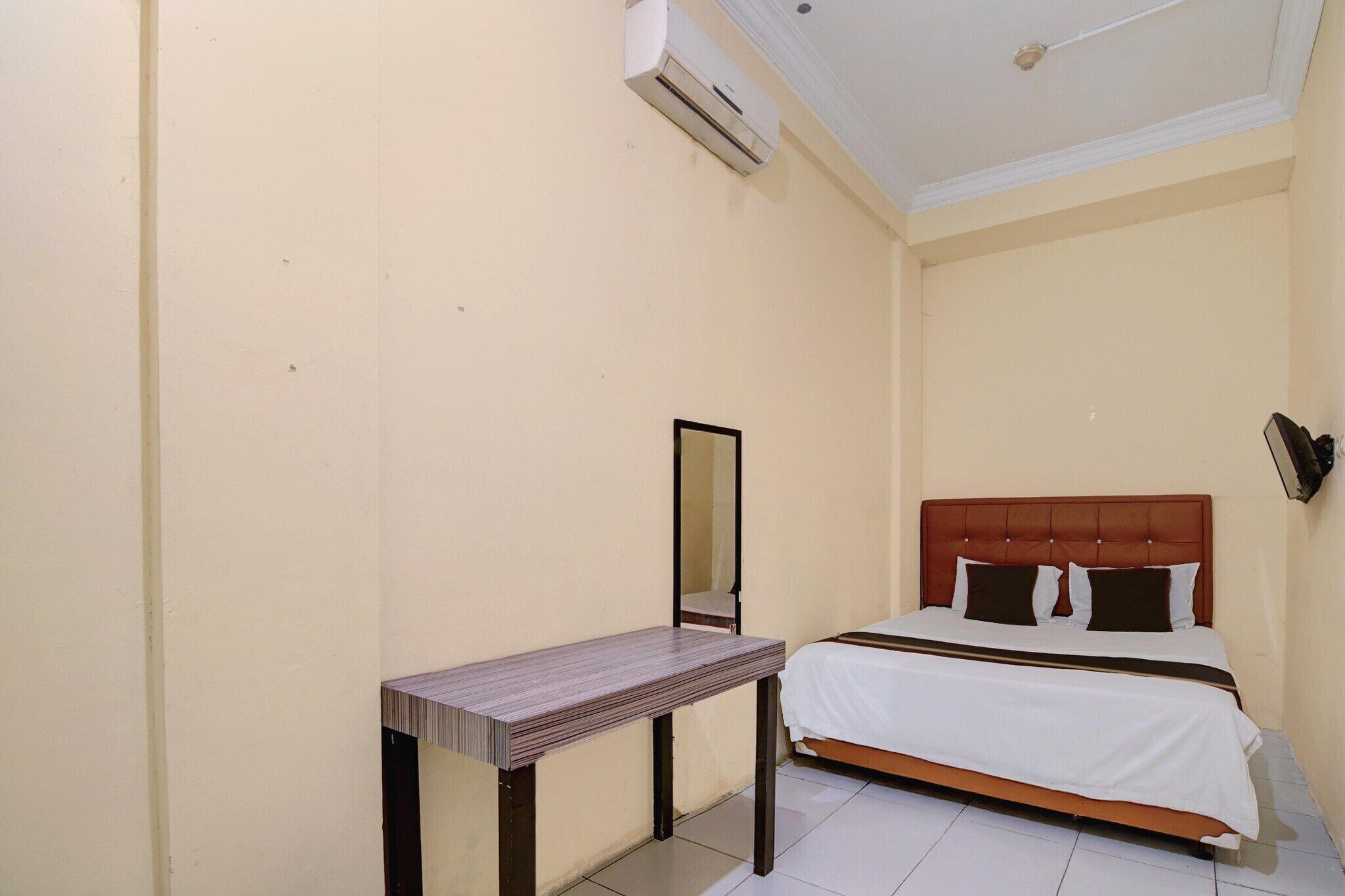 1 bedroom, desk, free WiFi, bed sheets