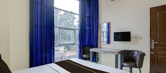 Stylish DBL Suite Escape W/ Free WiFi and Parking