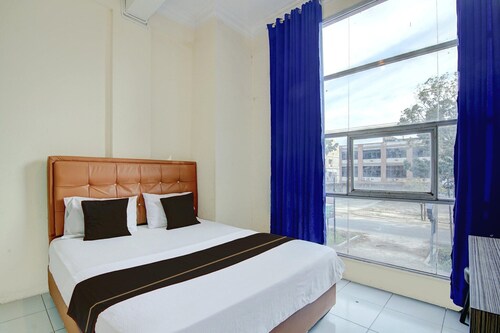 Stylish DBL Suite Escape W/ Free WiFi and Parking