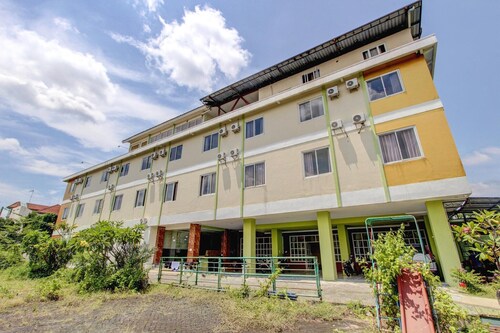 Luxury Twin Stay with Free WiFi and Parking