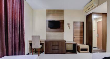 Luxury Twin Stay with Free WiFi and Parking