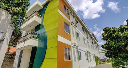 Luxury Twin Stay with Free WiFi and Parking