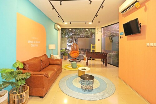 Luxury Twin Stay with Free WiFi and Parking