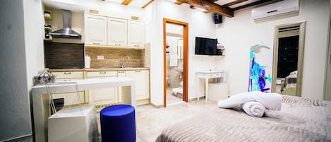 Studio (A1) | Interior