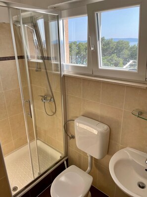Apartment (A5) | Bathroom - Apartments Makarska Beach (Makarska)
