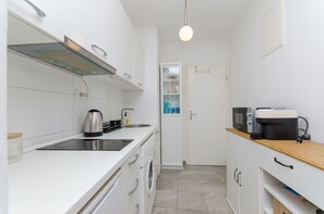 Apartment (A1) | Private kitchen - Apartment Sunny Dream (Kastela)