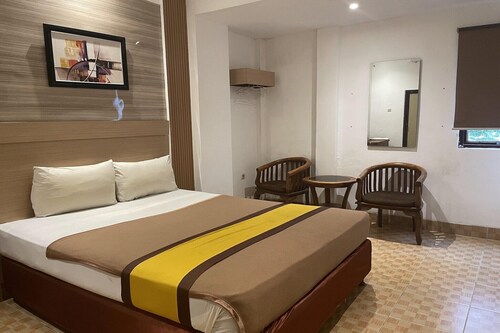 Spacious DBL Suite Near Mall Panakkukang W/ WiFi