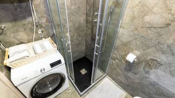 Apartment (A1) | Bathroom