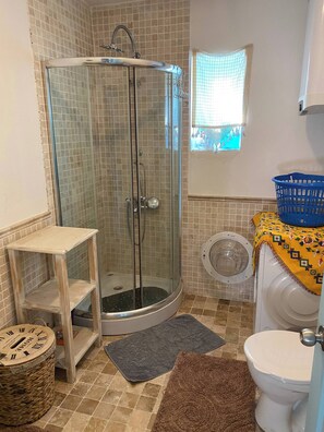 Villa, 3 Bedrooms, Balcony | Bathroom