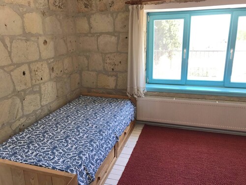 Amazing Stone House in Ida Mountain-must See!