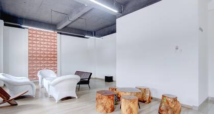 Luxury Twin Stay with Free WiFi and Parking