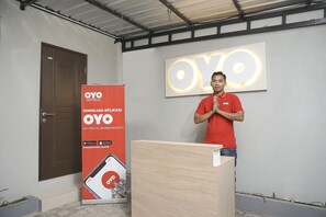 Lobby - Cozy Single Stay with Free WiFi and Parking (Sleman)