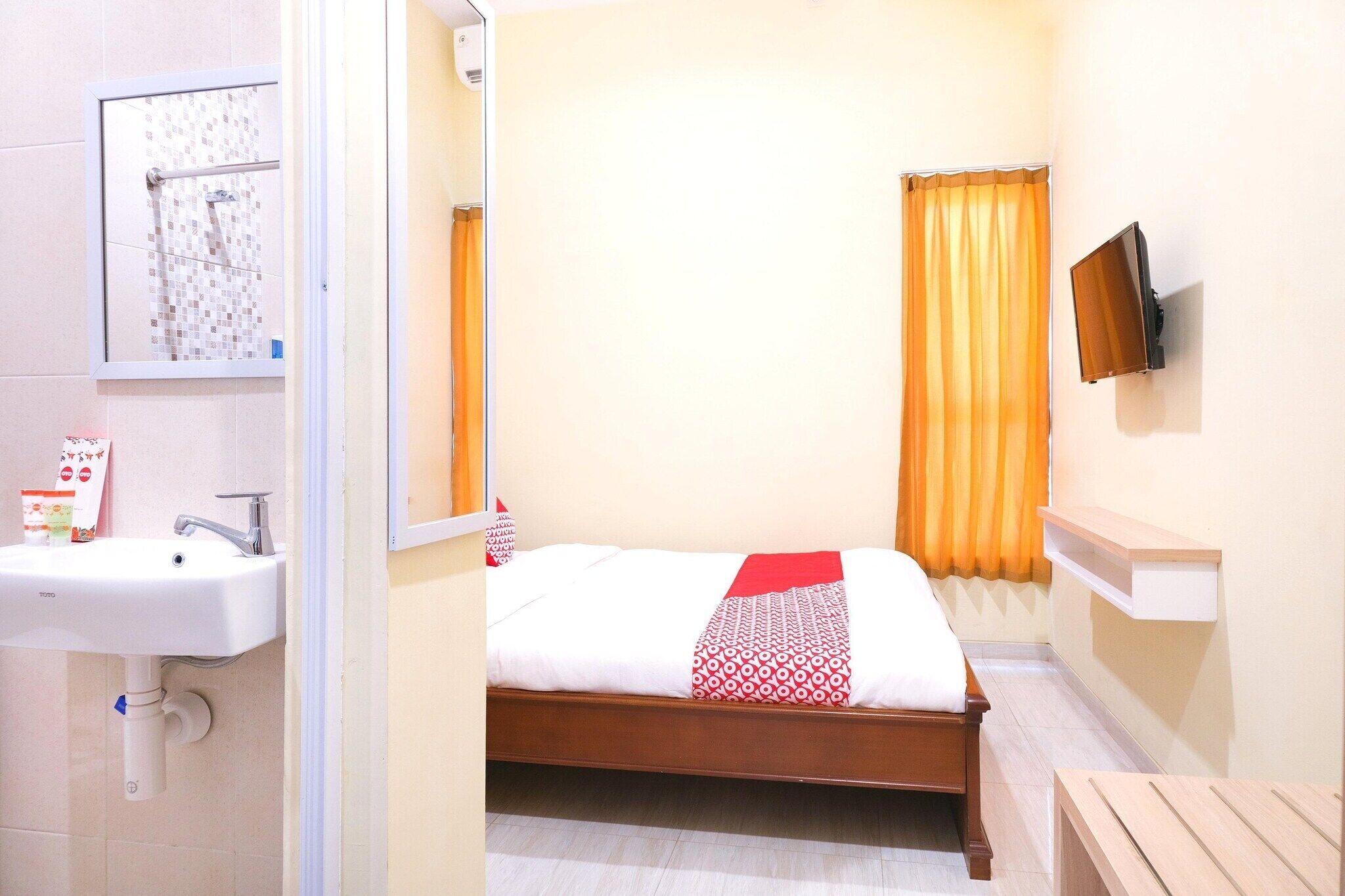 1 bedroom, free WiFi, bed sheets