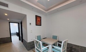 Studio Comfort - utsikt mot trädgården | Restauranger