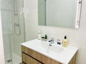 Shower, hair dryer, towels - Caribbean Apartment by At Home Costa del Sol (Nerja)