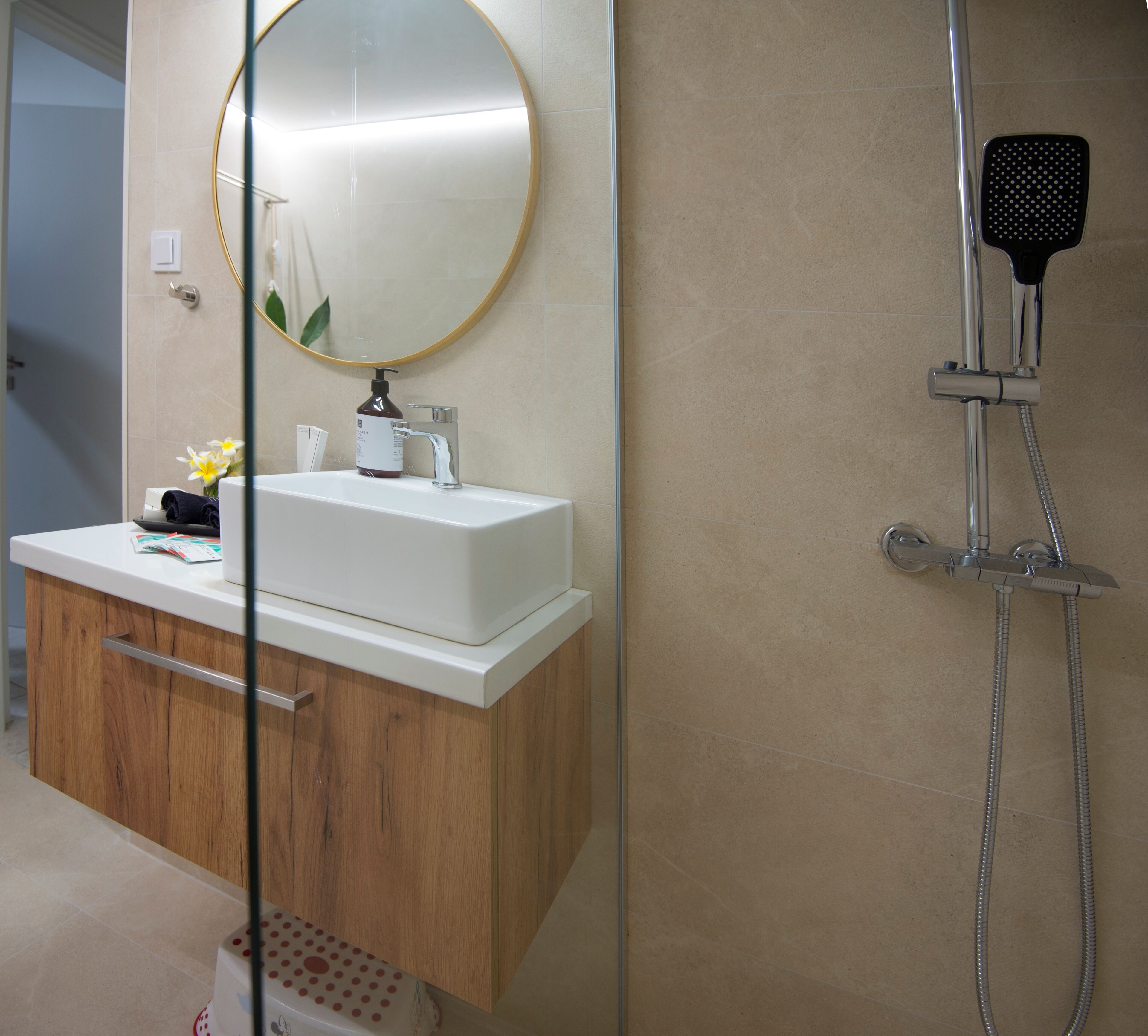 Superior 2 Bedroom Apartment Sea View | Bathroom | Free toiletries, hair dryer, slippers, towels