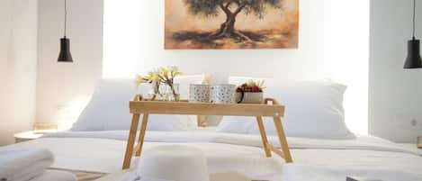 Superior 2 Bedroom Apartment | In-room safe, iron/ironing board, bed sheets