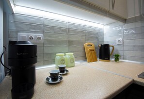 Apartamento superior, 2 habitaciones | Cocina privada