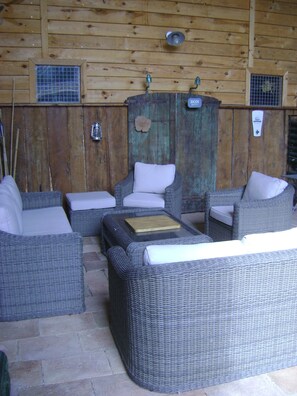 Interior - Tilleul Guest Room with Shared Terrace and Garden (Castelnau-de-Montmiral)