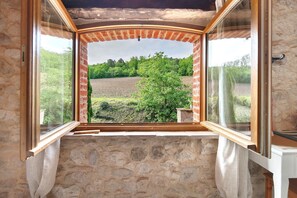 Interior - Acacia Guest Rooms with Shared Terrace and Garden (Castelnau-de-Montmiral)